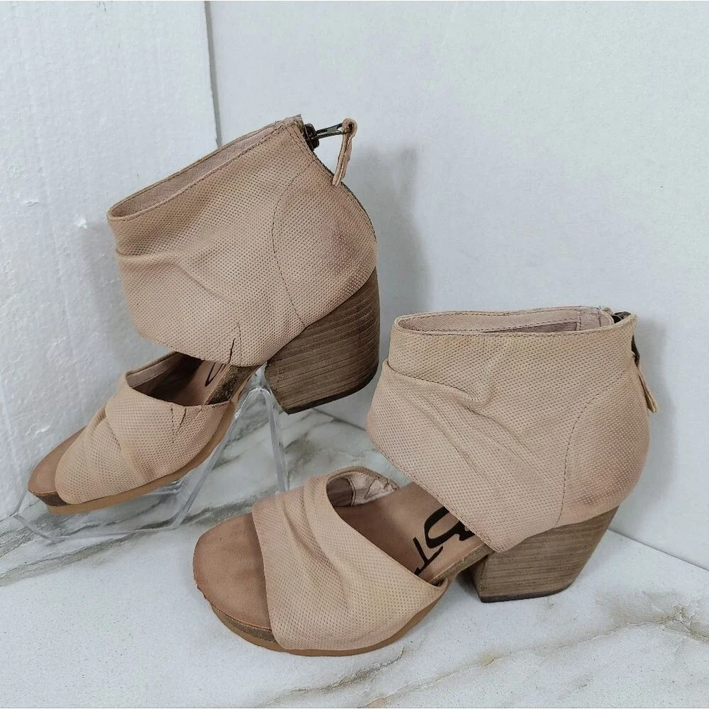 OTBT Women's Patchouli Tan Perforated Leather Stacked Heel Sandal, Sz 6